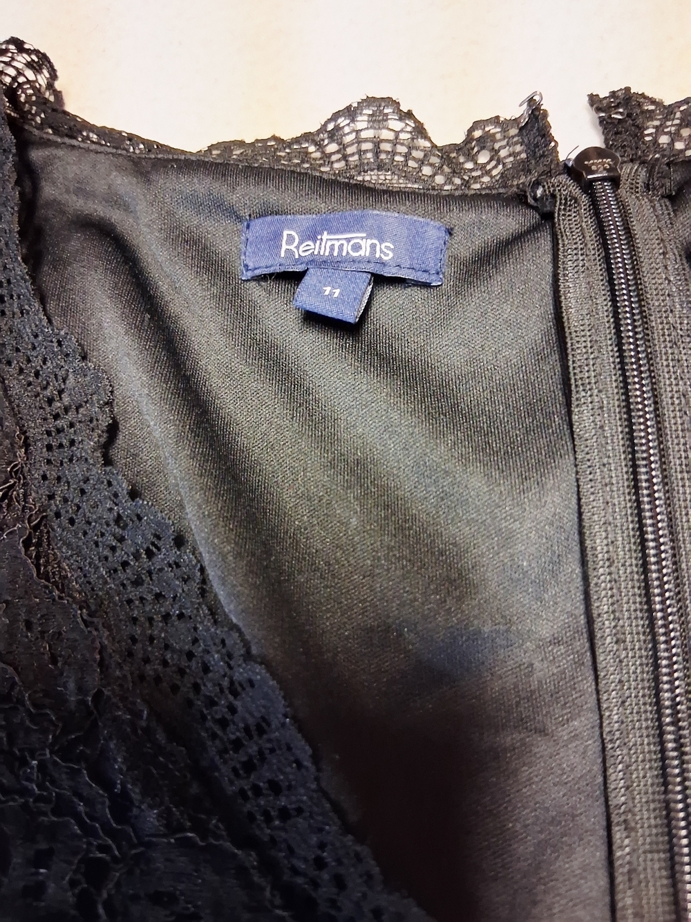 4/20$ Junior Women Reitmans Black Lace Midi Dress - V-Neck Sleeveless - Picture 5 of 7